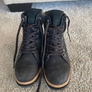 Tom’s Black Boots